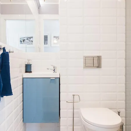 Przylesny Przy Dworcu Z Miejscem Postojowym Gdynia