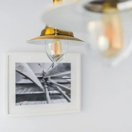 Przylesny Przy Dworcu Z Miejscem Postojowym Gdynia