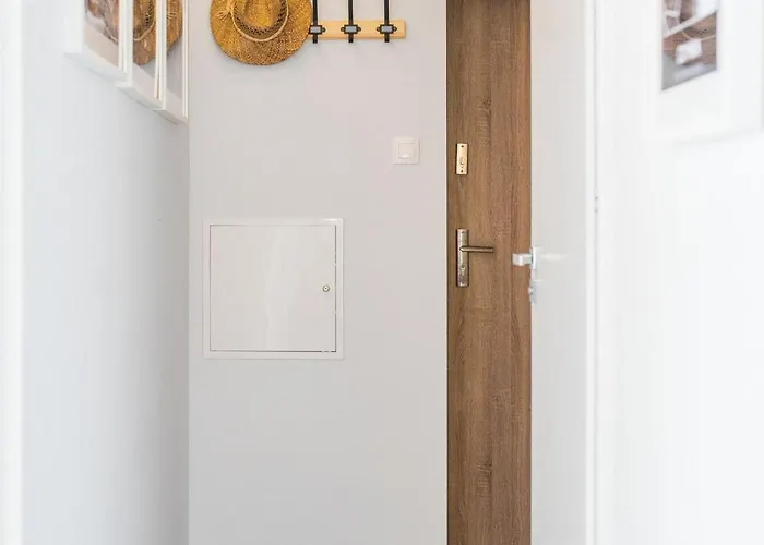 Przylesny Przy Dworcu Z Miejscem Postojowym *