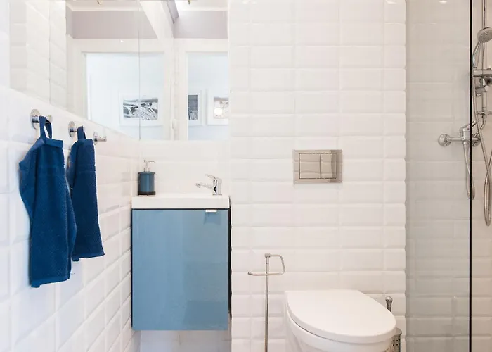 Przylesny Przy Dworcu Z Miejscem Postojowym Gdynia