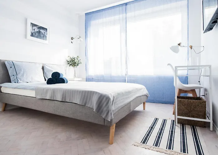 Przylesny Przy Dworcu Z Miejscem Postojowym Gdynia